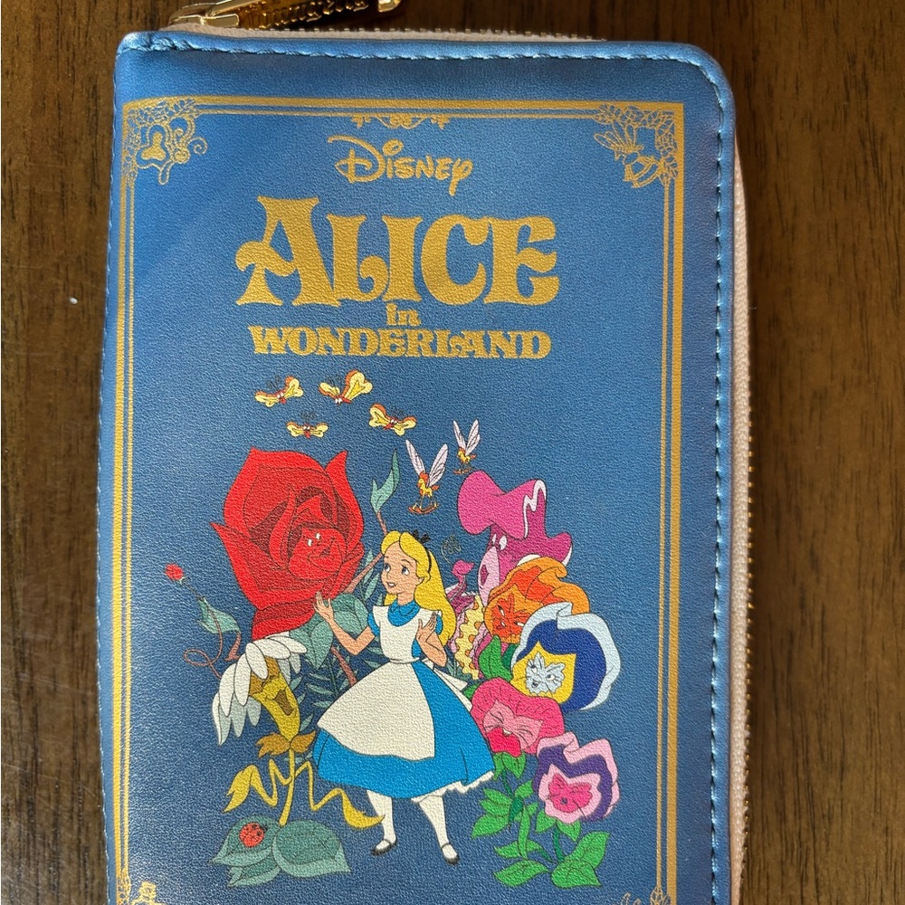 Loungefly Disney Alice in Wonderland Blue Zip Wallet – Alice & Flowers Print